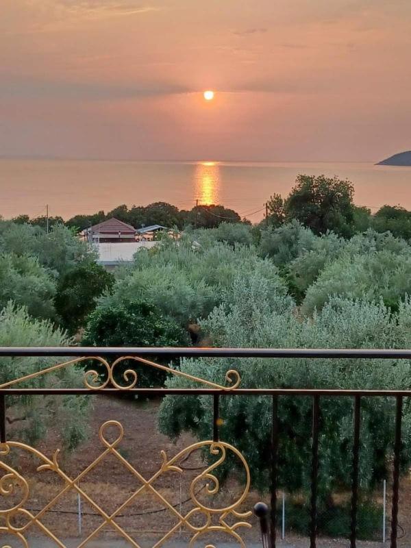Byzantinon Hotel Leonídio Kültér fotó