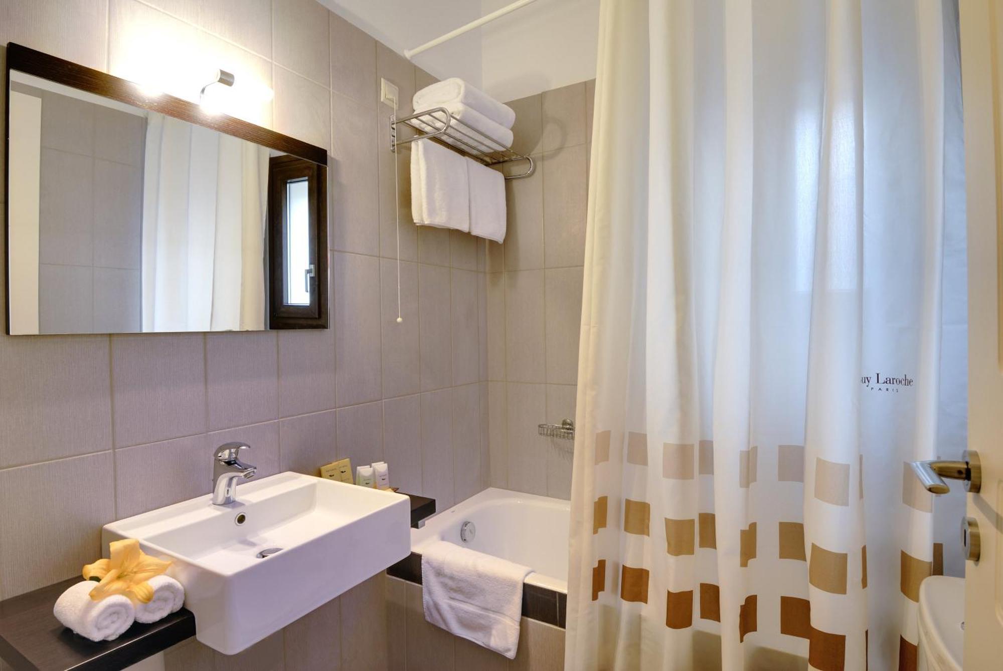 Byzantinon Hotel Leonídio Kültér fotó